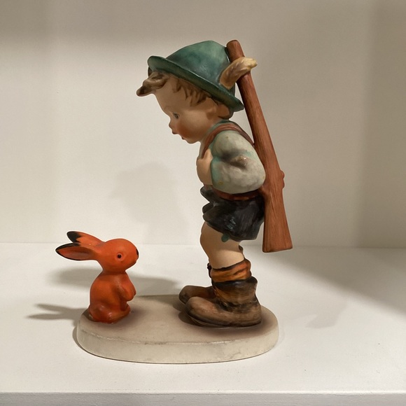 Goebel Hummel Figurine #6/I "Sensitive Hunter" - Picture 4 of 6